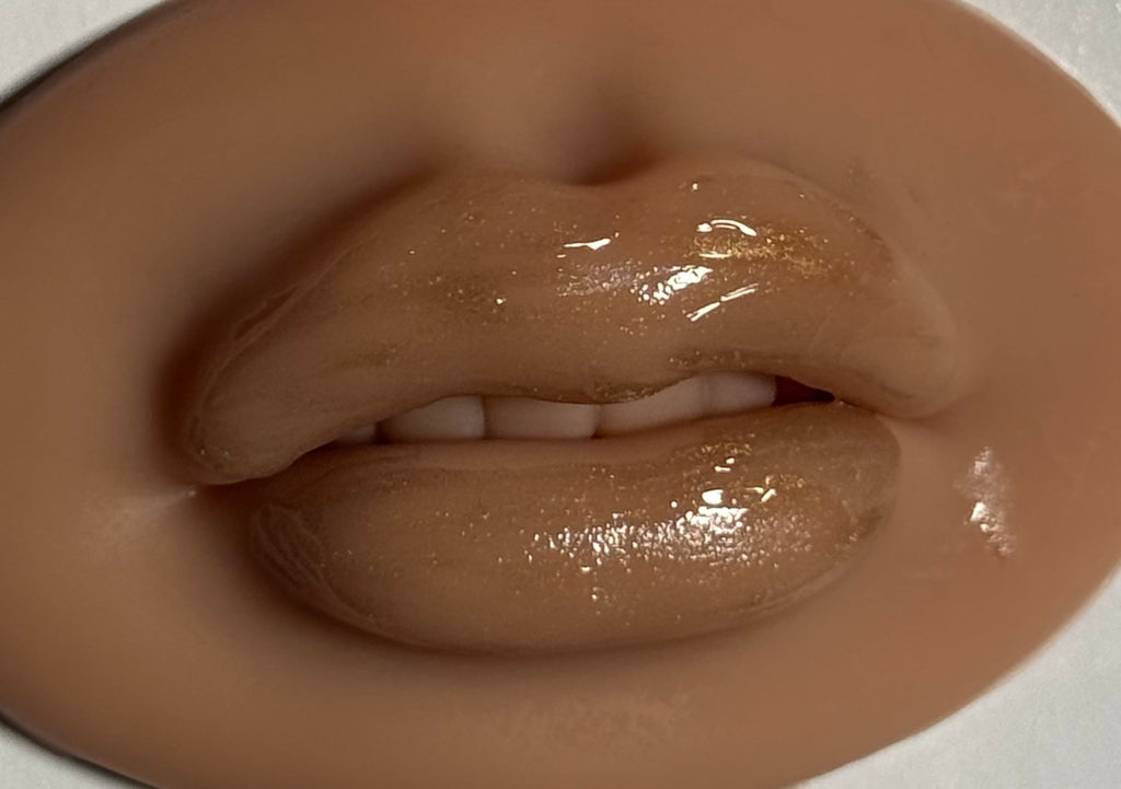 Babe Moisturizing Lip Gloss