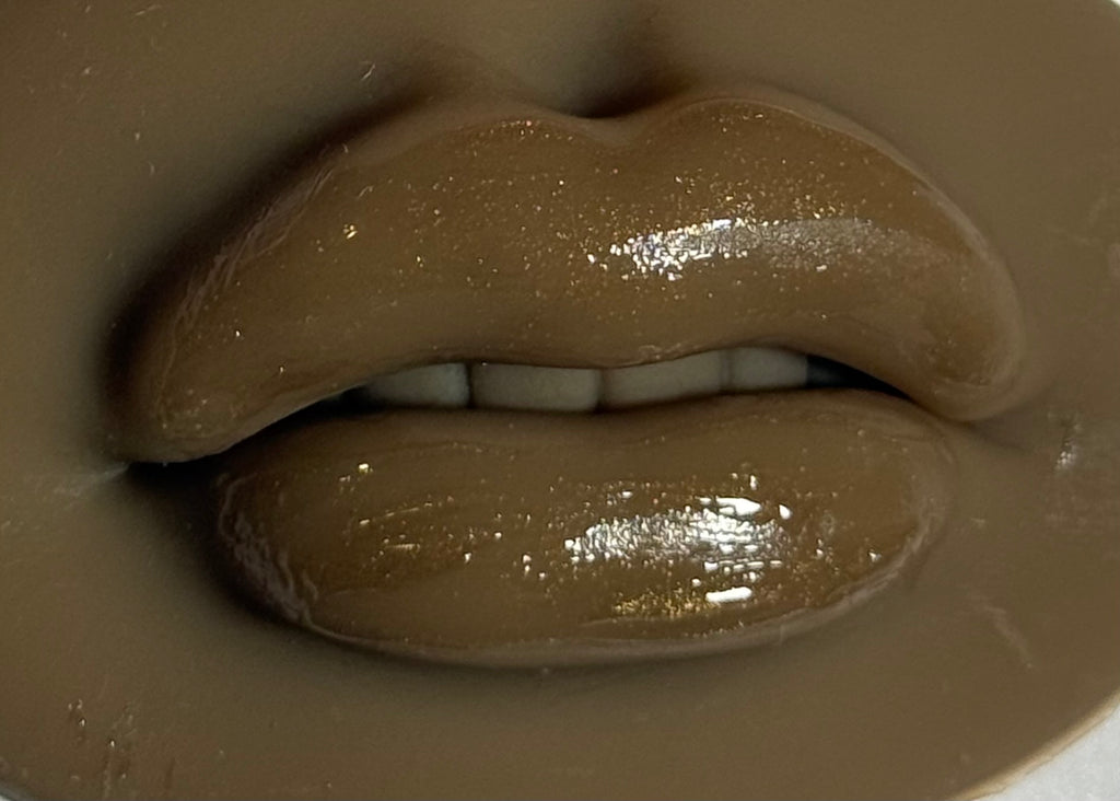 Babe Moisturizing Lip Gloss