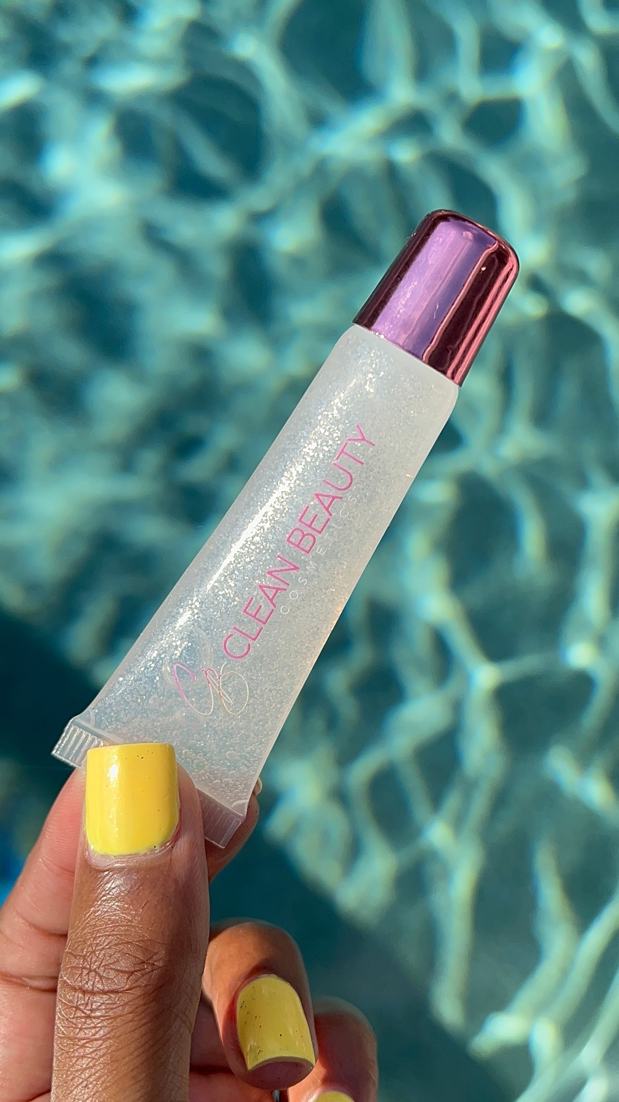 Pucker Up Mosturizing Lip Gloss